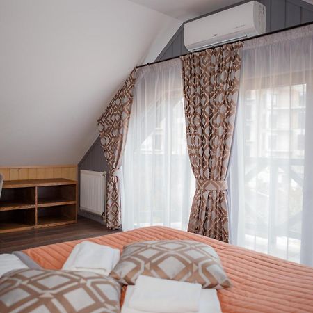 בוקובל Hotel Monysto מראה חיצוני תמונה