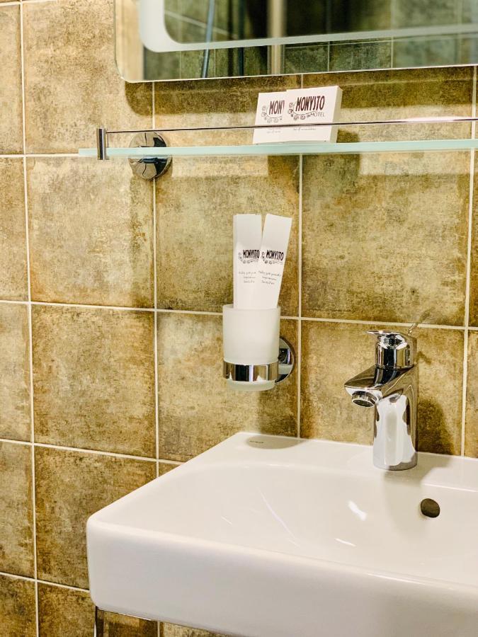 בוקובל Hotel Monysto מראה חיצוני תמונה