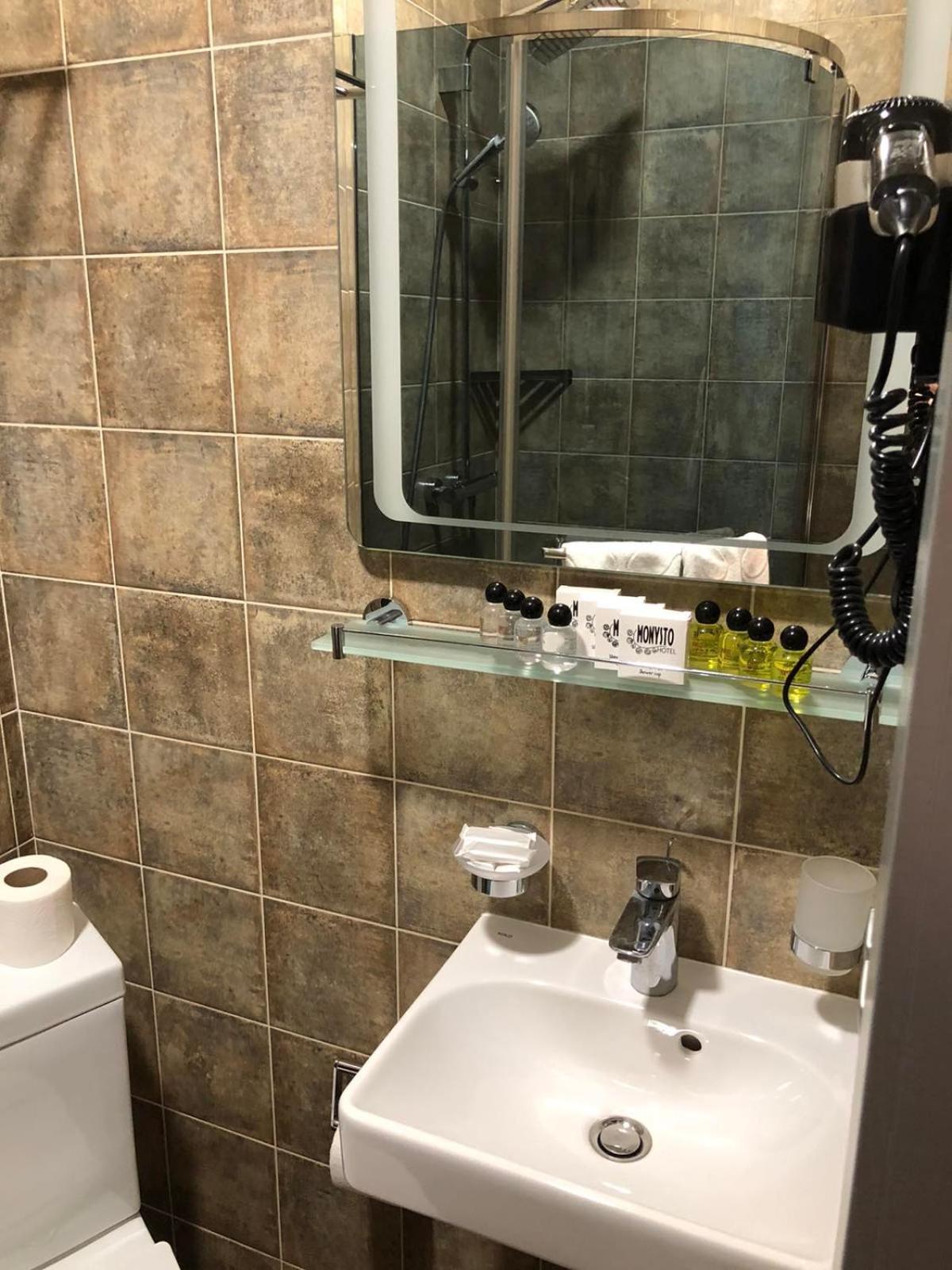 בוקובל Hotel Monysto מראה חיצוני תמונה