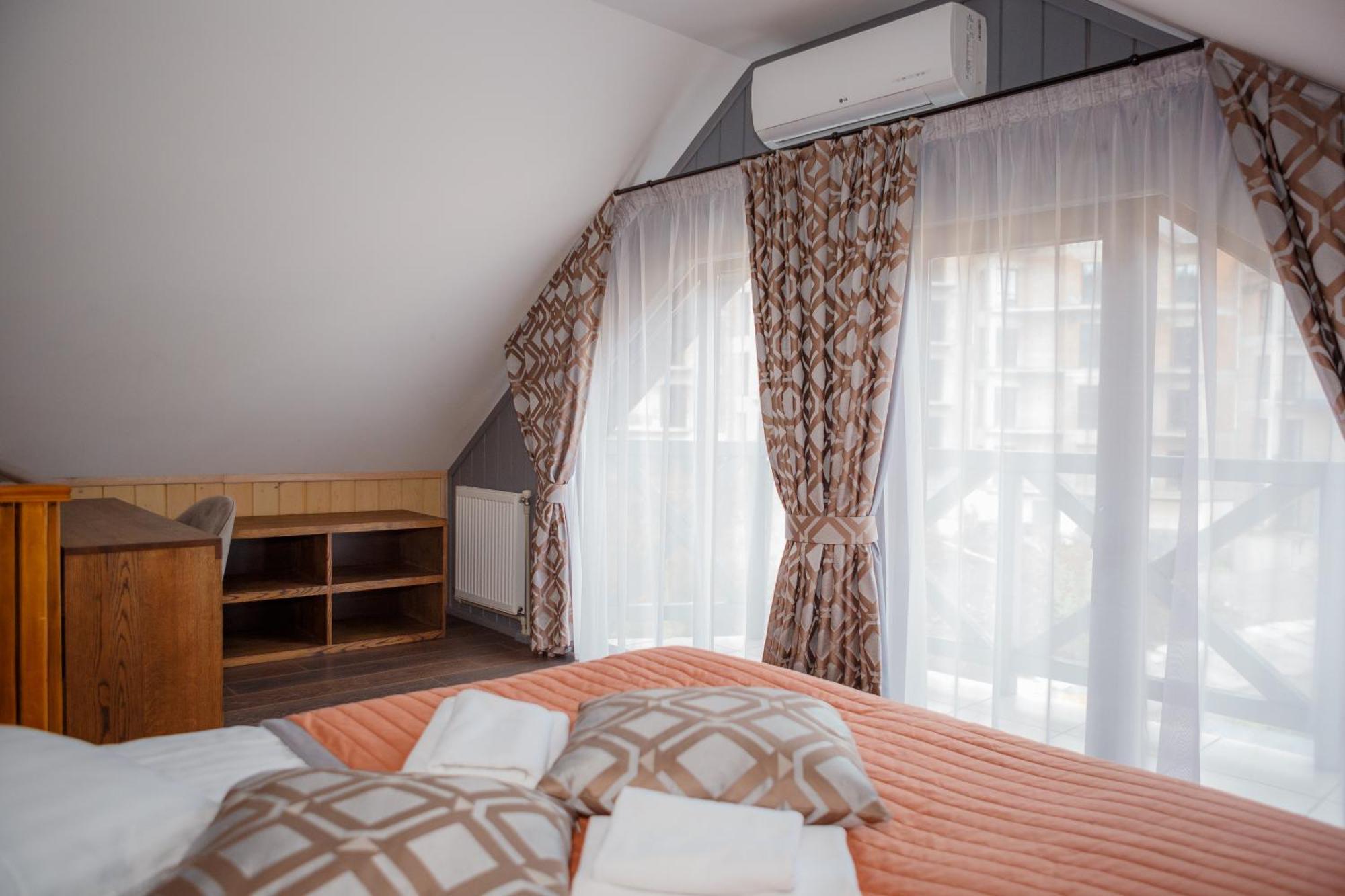בוקובל Hotel Monysto מראה חיצוני תמונה