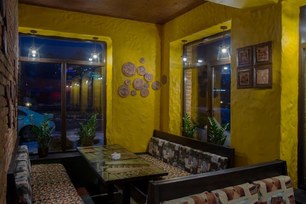 בוקובל Hotel Monysto מראה חיצוני תמונה